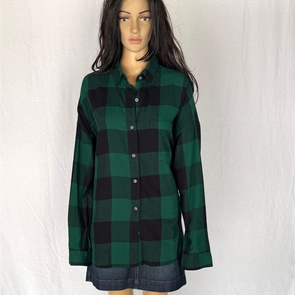 Old Navy Flannel Black & Green Shirt